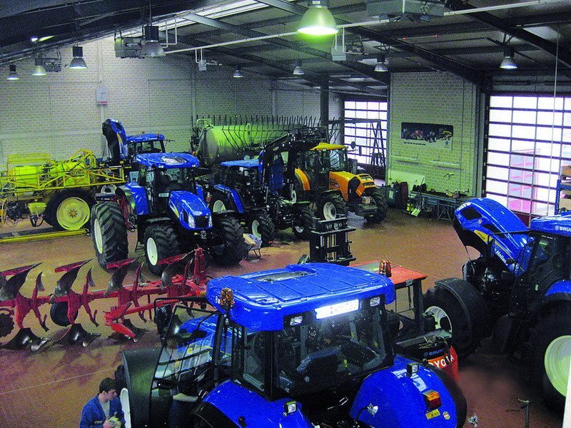 Garage with workshop in Haren
